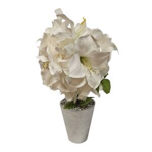 White Flowers and Feathers Floral Accent Decor